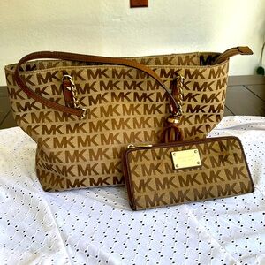 Michael Kors purse